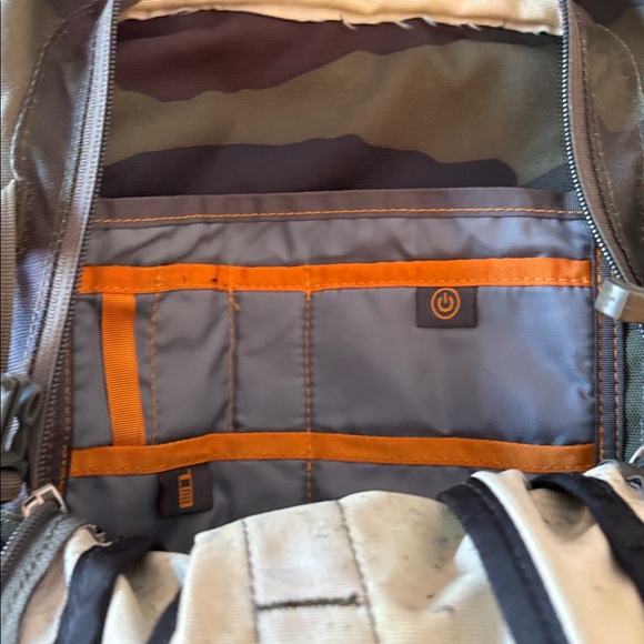 The NORTH FACE Heckler camo patterned backpack - Picture 6 of 13